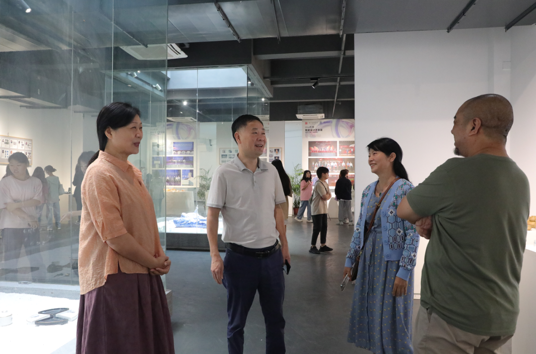 国家艺术基金传播交流推广资助项目“CHINA·中国陶瓷设计艺术展”巡回展首展在景德镇陶瓷大学隆重举行-陶瓷文化高等研究院